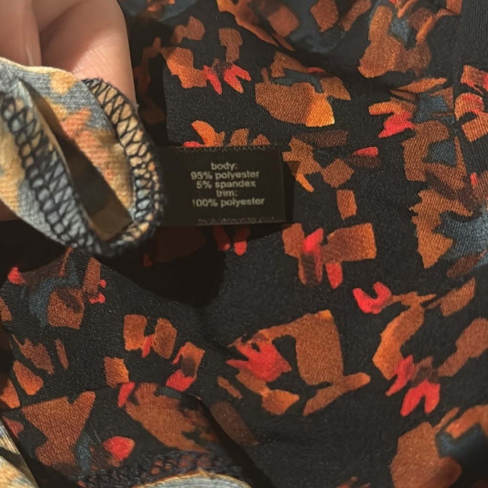 The Limited Women's XS Black Floral‎ Cap Sleeve Blouse Round Neck - Picture 7 of 7